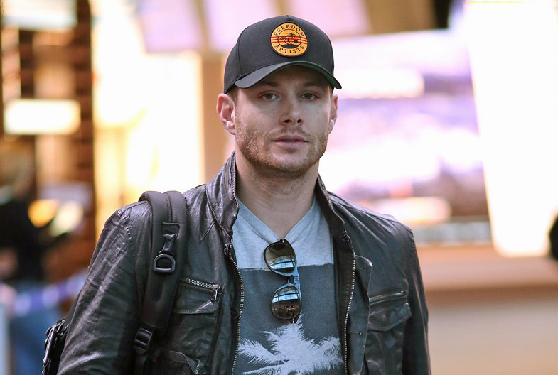 Supernatural's Jensen Ackles arriving at YVR 11/06/2014